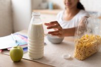 За кого безлактозное молоко - идеальный выбор: полезные свойства и преимущества